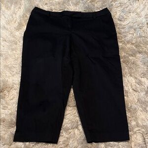 Kenneth Cole Unlisted Rich Black Capri pants